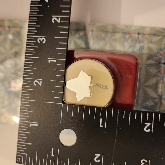 Leaf Large Hole Punch Emagination paper Scrapbook - Picture 5 of 6